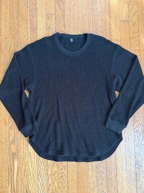 UNIQLO Men's Black Waffle-Knit Crewneck Sweater